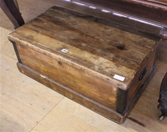 Pine blanket box